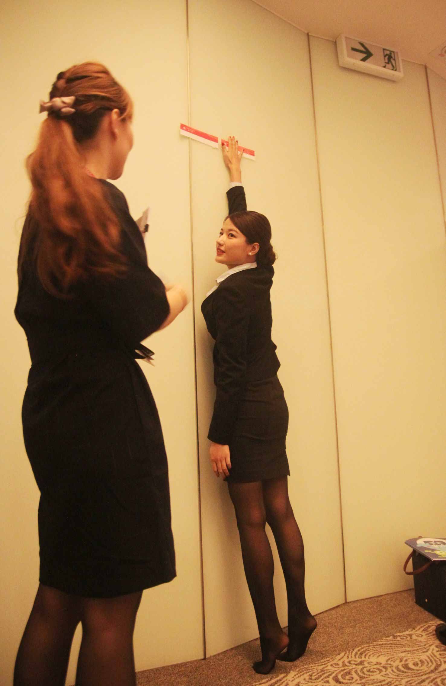 hong kong airlines walk in cabin crew recruitment day 2 01